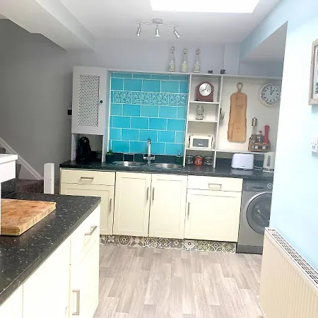 Lodge In The Heart Of At The Hampden - Free Parking - *