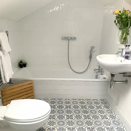 Lodge In The Heart Of At The Hampden - Free Parking - York