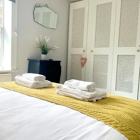 Lodge In The Heart Of At The Hampden - Free Parking - York
